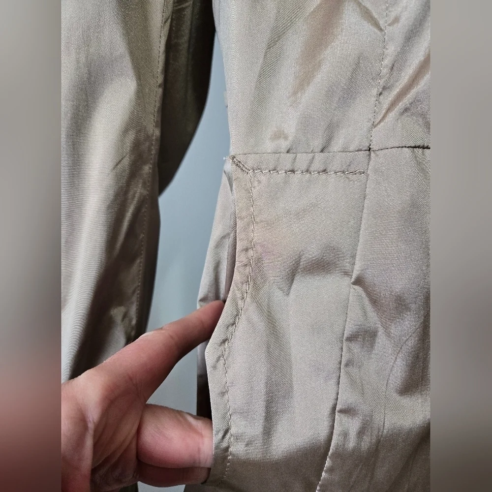 CREENSTONE NWT Metallic Tan Double-Breasted Coat. Size 42/ Med - Picture 2 of 16
